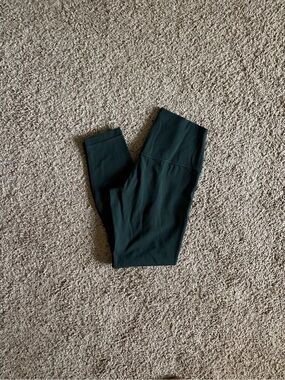 NWOT Lululemon Women’s Green Leggings